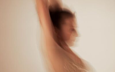 Taller «Volver al cuerpo: un viaje de reconciliación y cuidado» para mujeres que desean habitarse con más libertad, presencia y compasión.